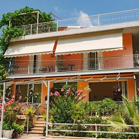 Hotel Loula Rooms And Apartments Kamena Vourla Exterior foto