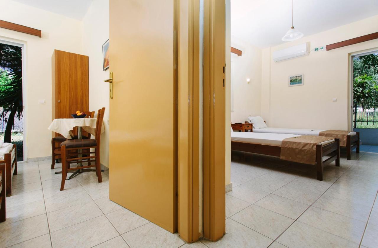 Hotel Loula Rooms And Apartments Kamena Vourla Exterior foto