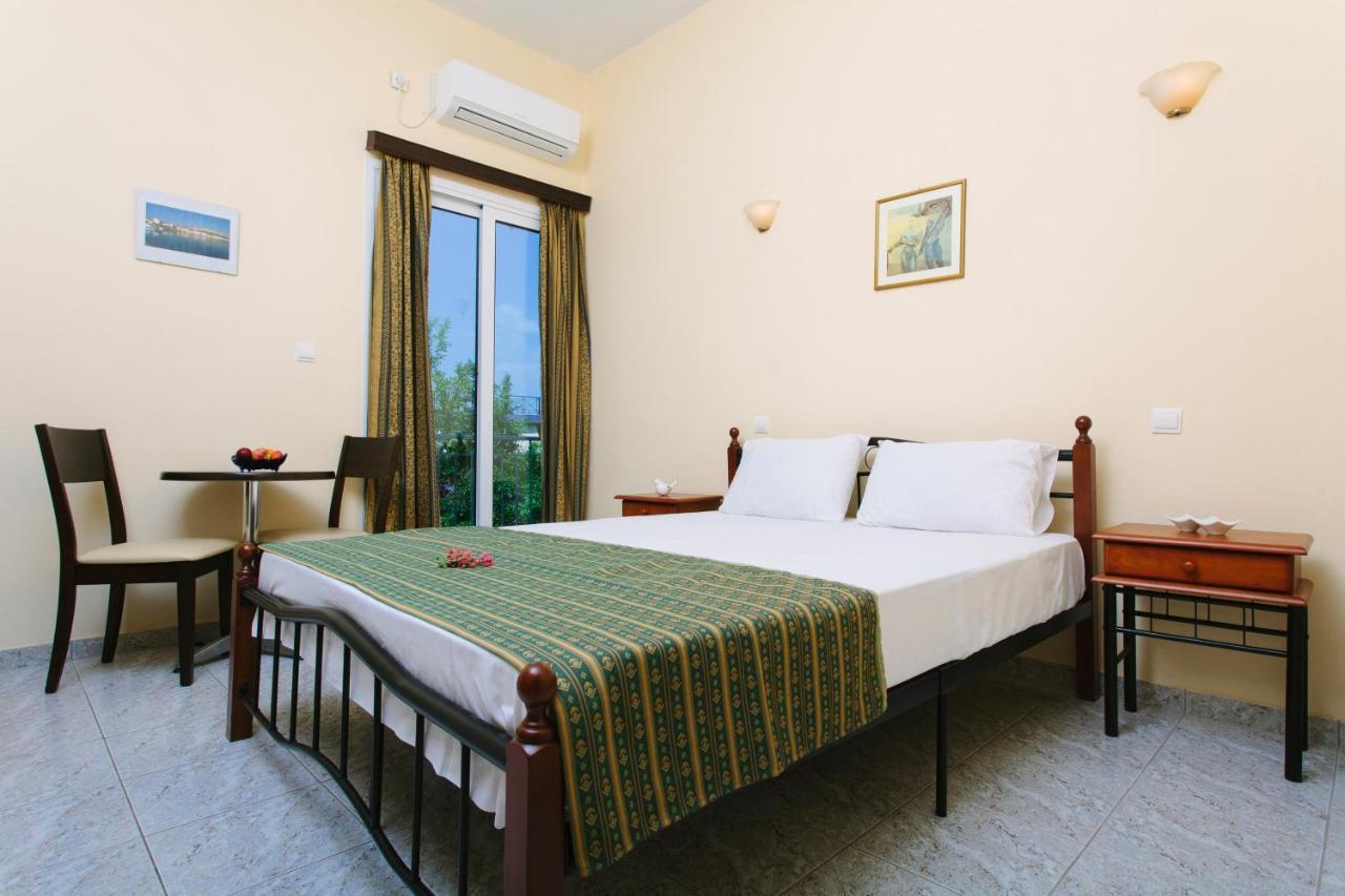 Hotel Loula Rooms And Apartments Kamena Vourla Exterior foto