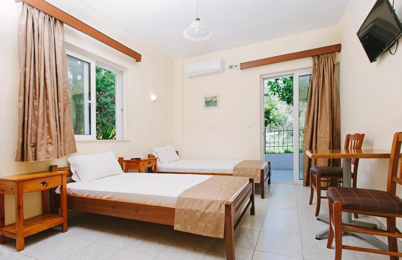 Hotel Loula Rooms And Apartments Kamena Vourla Exterior foto