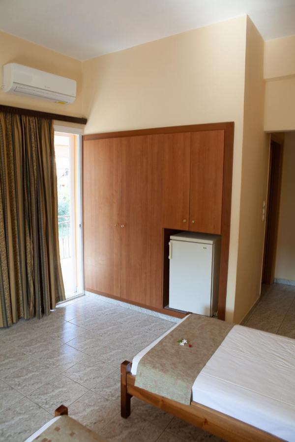 Hotel Loula Rooms And Apartments Kamena Vourla Exterior foto