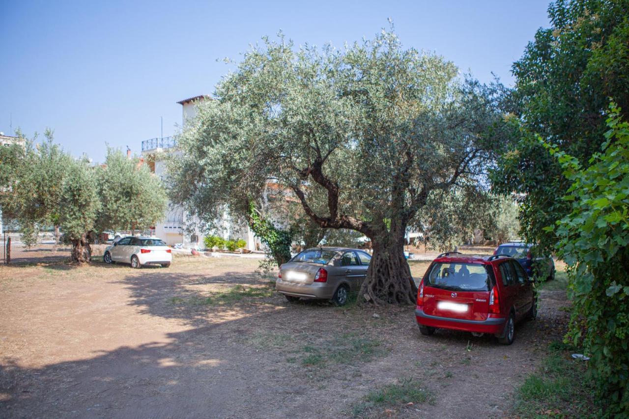 Hotel Loula Rooms And Apartments Kamena Vourla Exterior foto
