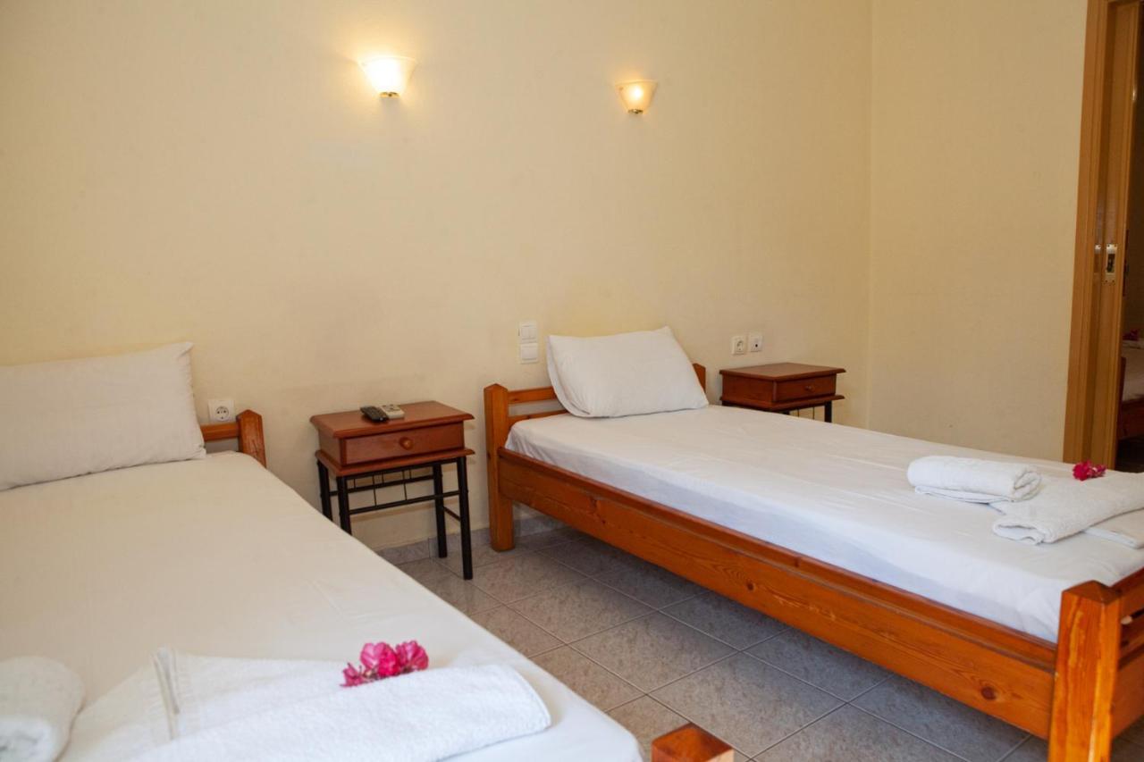Hotel Loula Rooms And Apartments Kamena Vourla Exterior foto